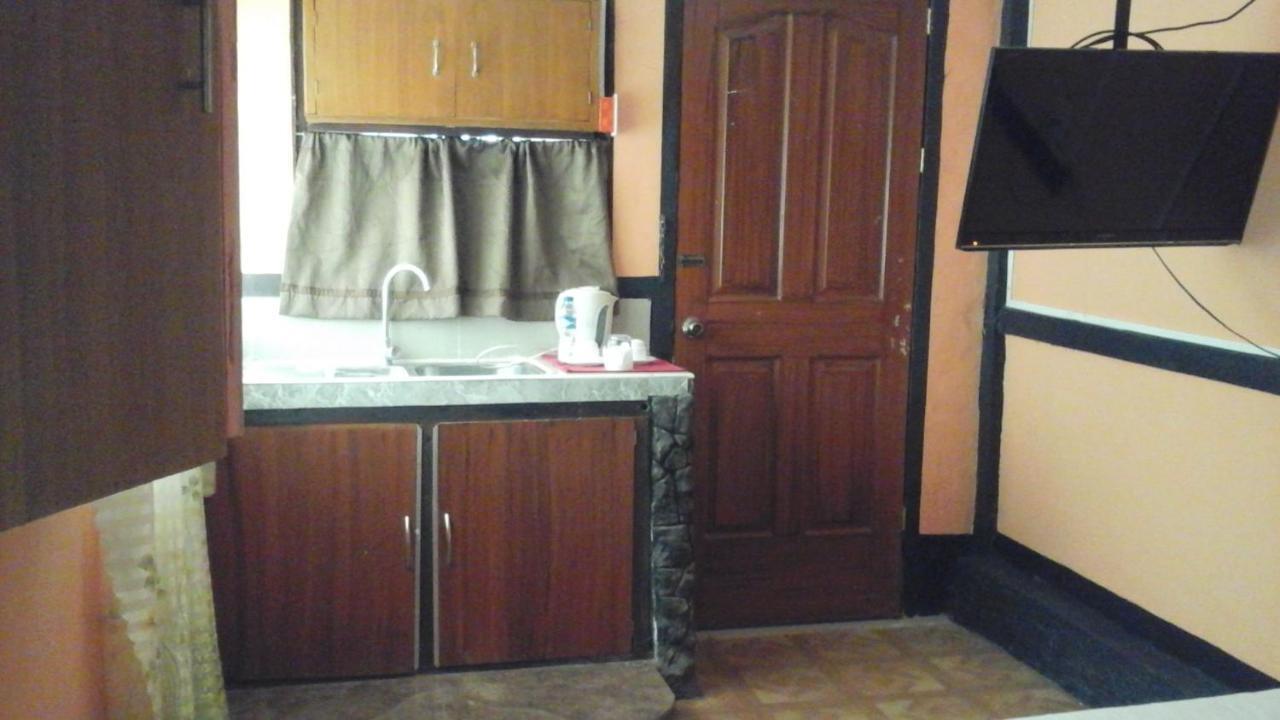 Larmar Bed And Breakfast Puerto Princesa Δωμάτιο φωτογραφία